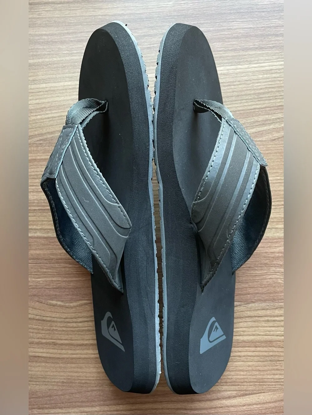 Quiksilver Men's Monkey Wrench Sandals Size 7 Black Grey Flip Flops Thong Worn 1
